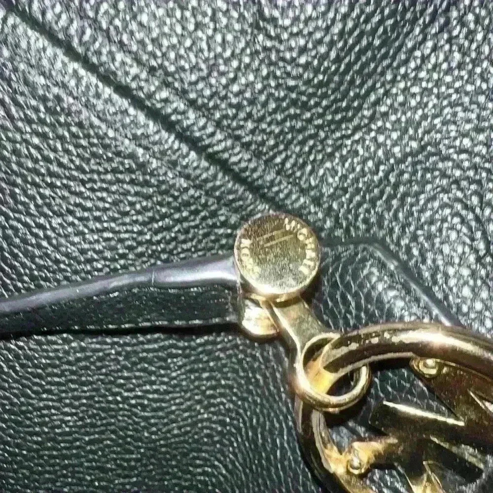 Michael Kors Beautiful Large Leather Tote / Purse.  Excellent Used Condition - Picture 6 of 8